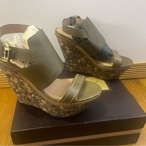 Modern Vintage Olive Green Cork Wedges Women’s Size 8.5 NEW